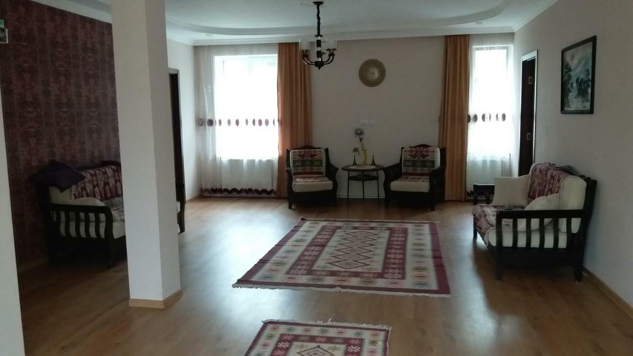 Guest House Sandro Kazbegi Oda fotoğraf